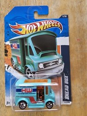 HOT WHEELS HW CITY WORKS ’11 SERIES 1/10 BREAD BOX; 1:64