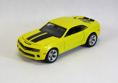 2010- 2015 Chevy Camaro SS Coupe Yellow 1/64 Scale D1