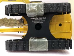 UH Universal Hobbies 1/50 Komatsu PC210LC-11 with hammer drill Excavator UH8140