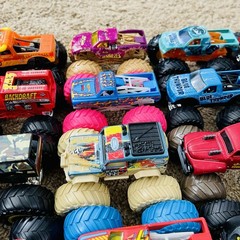 Hot Wheels Monster Jam Lot of 25 – 1:64 Monster Trucks Grave Digger Batman