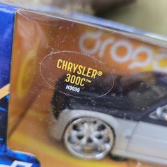 New Vintage 2004 Hot Wheels Dropstars Chrysler 300C Blue and Silver NIB