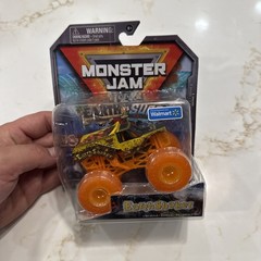 Spin Master Monster Jam Earth Shaker Truck 1:64 Earth Vs Surf Walmart Exclusive.