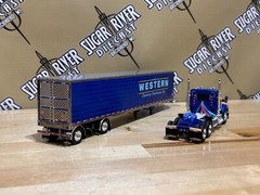 DCP 1/64 WESTERN DISTRIBUTING KENWORTH W990 And 53’ Reefer Semi Truck Farm Toy