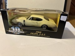 1968 Oldsmobile 442 Yellow 1:18 Ertl American Muscle 36420A