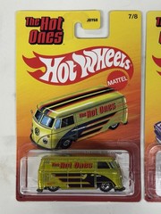 2025 Hot Wheels Hot Ones VW T1 Panel Bus Datsun 510 Chase Lot Of 2 Gold