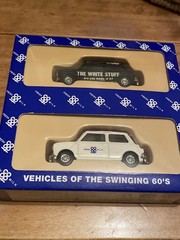 Lledo Days Gone MINI COOPER 2 pc SET COOP MILK CARS OF THE SWINGING 60’s SERIES