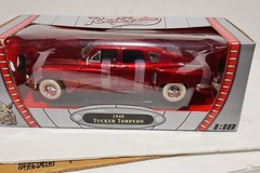 Road Signature Car Collection Red 1948 Tucker Torpedo 1:18 NEW BOX SHOWS WEAR