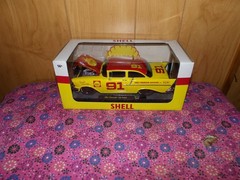 2024 M2 MACHINES R117 1957 CHEVROLET 150 SEDAN SHELL #91 1/24 CHASE