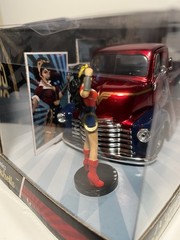DC Comics Bombshells Wonder Woman Figure with 1952 Chevy Coe Pickup Jada Metals