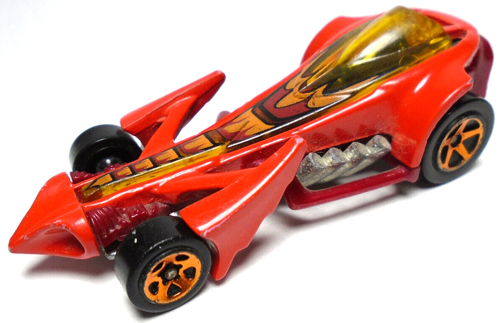 HOT WHEELS PREYING MENACE RED 1:64 DIECAST 3″ CAR W BROWN & YELLOW – COPPER RIMS