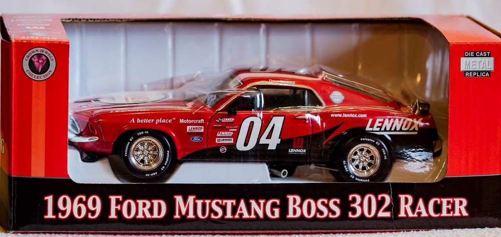 Rare NEW Collectible Lennox 1969 die cast Ford Mustang Boss 302 Racer