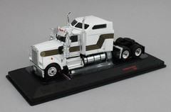 1:64 IXO Models *WHITE James Bond 007* Kenworth W900 Semi Truck NIB!