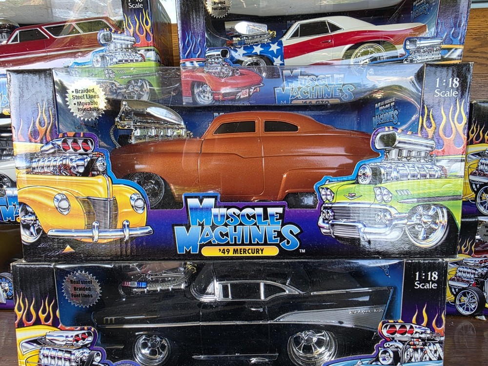Muscle Machines 1949 ’49 Mercury Custom Hot Rod 1:18 Scale Diecast Car 71169