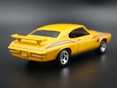 1970 70 PONTIAC GTO JUDGE RARE 1/64 SCALE COLLECTIBLE DIORAMA DIECAST MODEL CAR