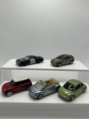 Maisto Diecast LooseLot Of 5 1/64 Cars, Nice Condition With Some Wear. 01