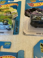 (10) Hotwheels HW City Lot, 2014, 2013 10 Cars With Some Corner Damage