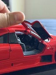 Maisto 1:18 Mercedes-Benz CLK-GTR Street Version Red Diecast SE Special Edition