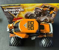 2025 Spin Master Monster Jam JCB Digatron 1:24 Series 27