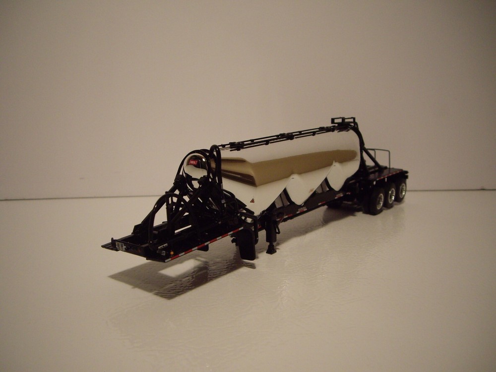 DCP FIRST GEAR 1/64 CHROME AND BLACK TRI-AXLE HEIL 3 BIN PNEUMATIC TANKER