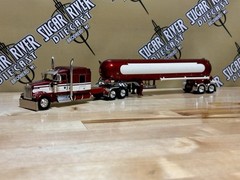 Dcp 1/64 Kenworth W900 semi Truck And propane tanker trailer Farm Toy