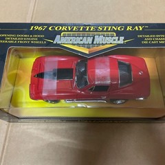 1/18 ERTL/AMERICAN MUSCLE – 1967 CORVETTE STINGRAY [RED/BLACK W/STRIPE]