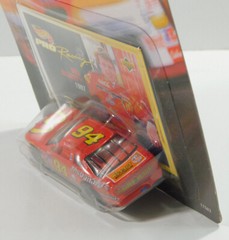 Team HOT WHEELS 1997 Edition NASCAR Pro Racing Car McDonalds BILL ELLIOTT w Card