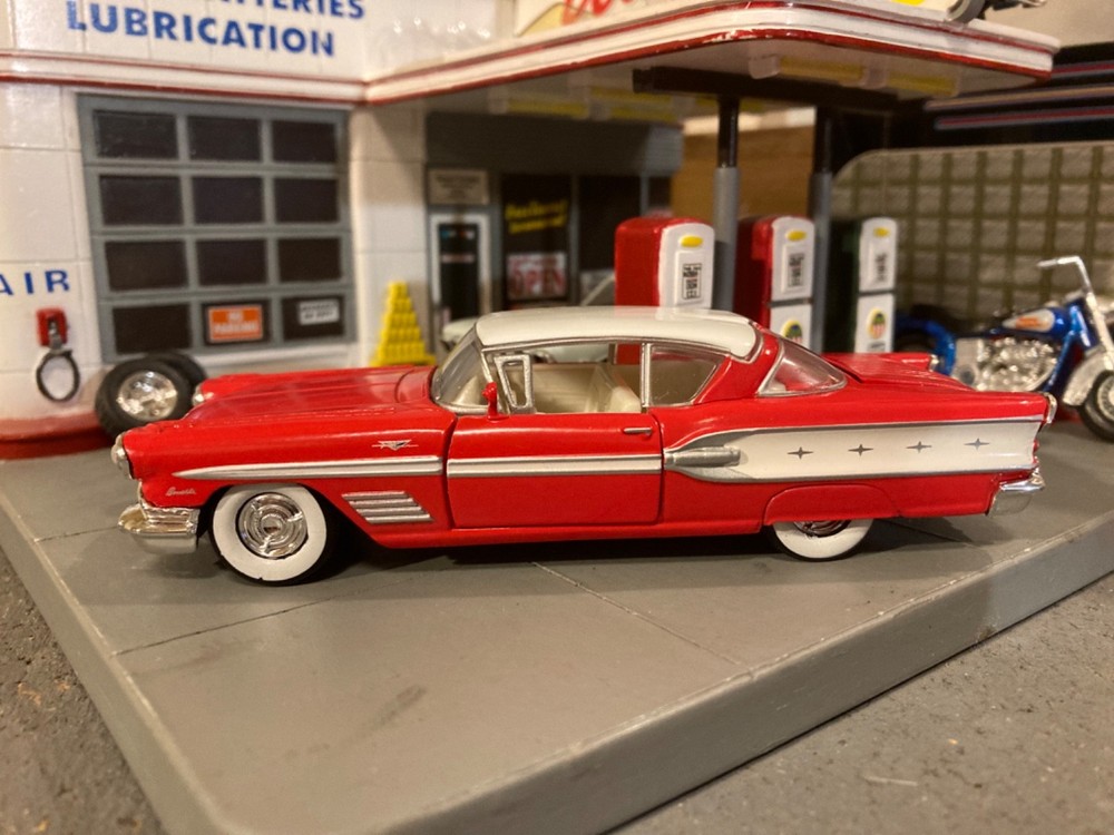 1958 Pontiac Bonneville Tudor Hardtop, 1/43 Scale