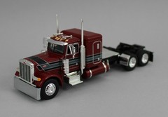 DCP 1:64 *LEGENDARY RED* Peterbilt 379 48″ Flattop Semi Truck *NIB*