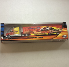 Hot Wheels Racing Transporter Tribute NASCAR Car Transporter 1:64 Diecast 2001