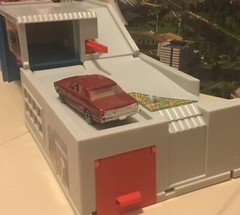 Vintage Mattel 1988 Hot Wheels / Matchbox 1/64 Play Building 1:64 Diorama 1A