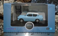 Oxford Diecast 1/76 Ford Anglia Light Blue/Ermine White “Harry Potter” 76105007
