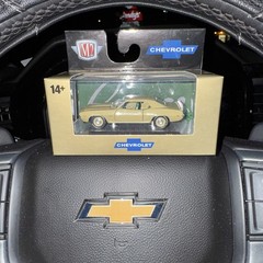 M2 Machines Castline 1969 Chevrolet Camaro COPO 427 Gold 1:64 Diecast Car