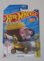 Hot Wheels Sweet Driver gold with pink driver Fast Foodie series 1:64 diecast