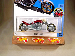 2017 Hot Wheels Treasure Hunt HW Moto 5/5 BLAST LANE Red w/Black MC3 Red Rims