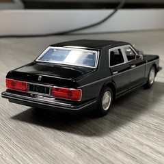 1:32 Vintage 1994 Rolls Royce Silver Spur Diecast-A Collectible Light Sound Toy
