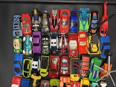 100 LOT DIECAST Metal Cars Trucks Vehicles Loose Hot Wheels Matchbox Bulk Varied