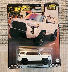 Hot Wheels Boulevard 1:64 2018 Toyota 4Runner White/Black Diecast Unopened
