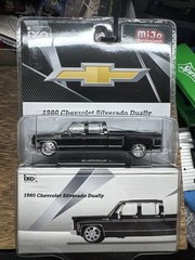 IXO Model 1980 Chevrolet Silverado C30 Crew Cab Dually Lowered – Black