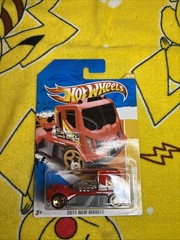 2011 Hot Wheels New Models Rennen Rig 19/50 (Red Version)