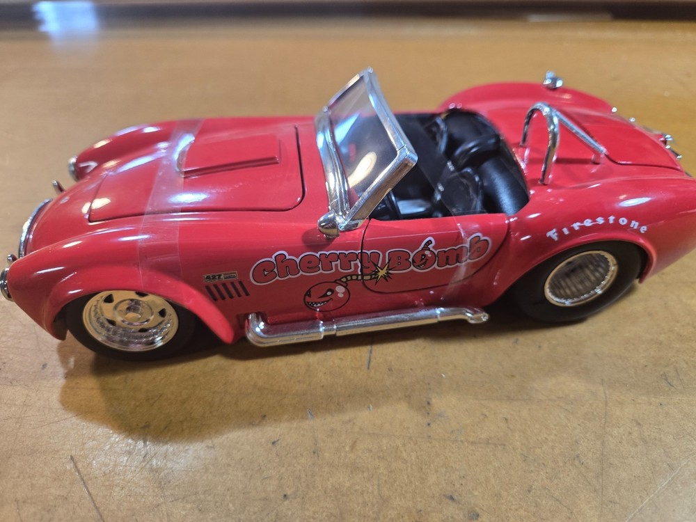 Jada Toys 1/24 Scale 427SC Cobra Die Cast Car