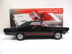 GMP (1 0F 425) – TOM’S GARAGE – 1966 FORD FAIRLANE CONVERTIBLE – 1/18 DIECAST