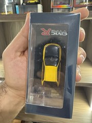 Hobby JAPAN 1:64 1997 Honda Civic Type R EK9 yellow with engine