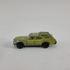 Matchbox 2010 Oldsmobile ’71 Vista Cruiser Station Wagon Green W/ Dogs 1:64…