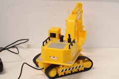 Vtg. 2002 Tonka Power Grid Truck Hasbro & Tonka 3249 RC Excavator (Non Working)