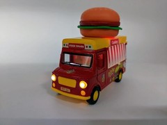 Cute Burger Food Truck Music and Light Metal Diecast Car Model Gifts Toy 1/36
