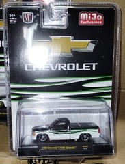 M2 Chevrolet C1500 Silverado Custom 1990 31500-MJS63 1/64