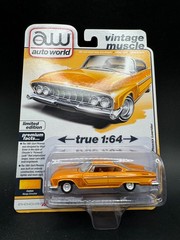 2025 Auto World Vintage Muscle 1961 DODGE DART PHOENIX LOWRIDER Gold R2VA#4 Q1