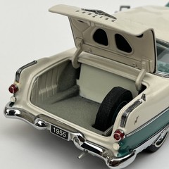 Franklin Mint 1955 Pontiac Star Chief White/Green 1:24 Scale Diecast Replica