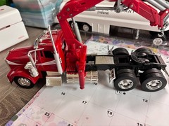 1/32 NEW RAY NEW RED KENWORTH W900 ST W/ CRANE LOADER, NO PACKAGING # C667