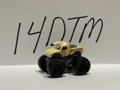 Monster Jam Mini Bulldozer Tan Truck HTF Rare 1/87 Series 5 194 Chase Bull Dozer